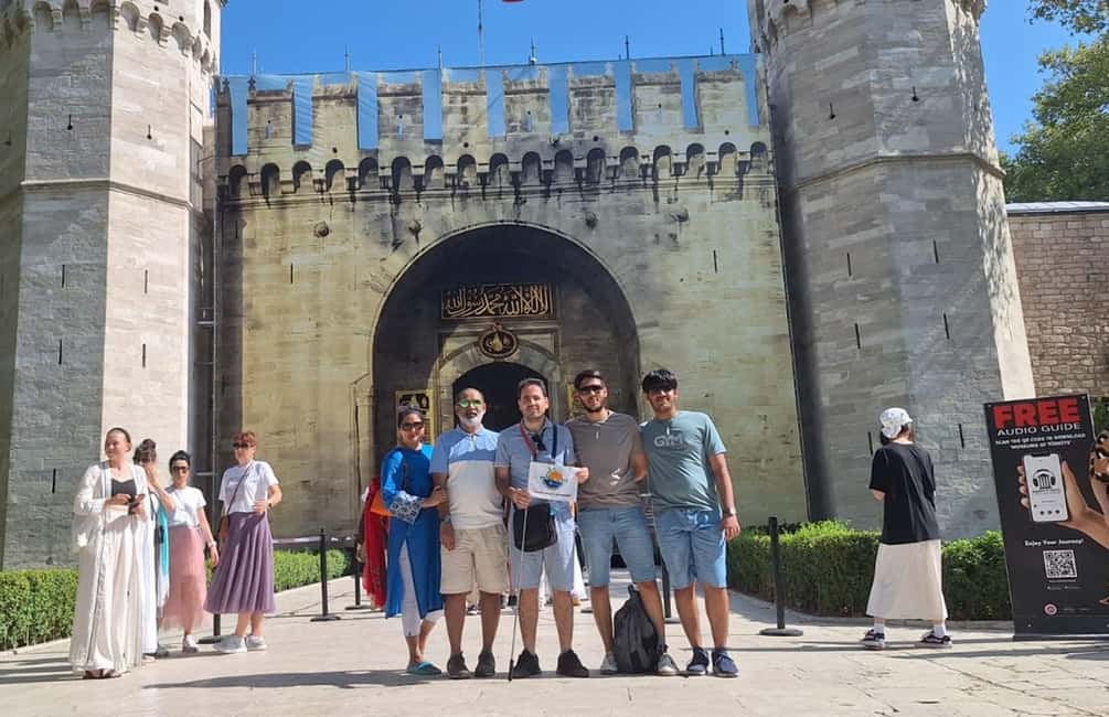 Topkapi Palace & Harem, Skip-the-Line Entry with SMALL GROUP - Where the tour starts: Orient Spice Market meeting point