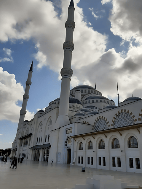 Tour to Camlica Hill, Camlica Mosque & Camlica Tower - Dress code and etiquette: the fastest way to avoid frustration at the mosque
